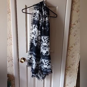 Elegant Large Black and White Scarf